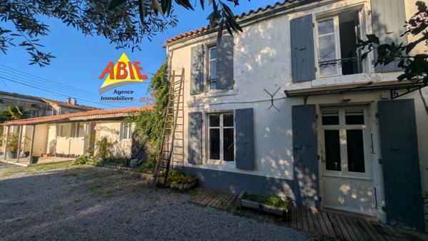 Maison  7 pièce(s)  3 chambre(s)  197 m²