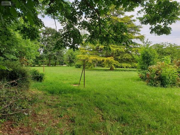 Maison à vendre à Neuvy-Saint-Sépulchre dans l'Indre (36230), ref : CG/204   
Route de chateauroux