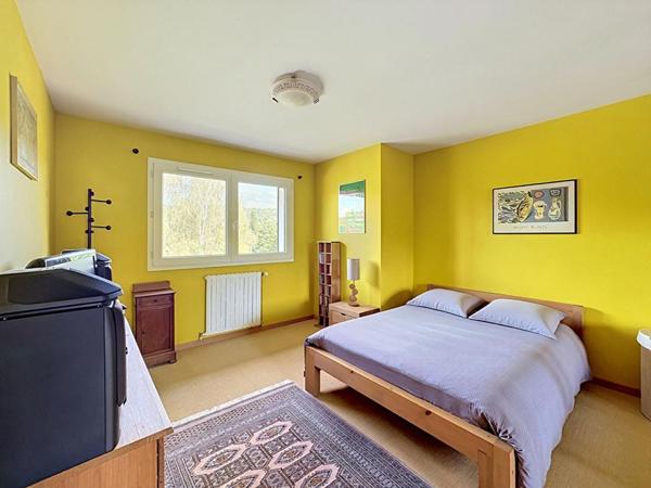 IGNY 295m2 surface utile FACE À LA NATURE : UNE MAISON FAMILIALE RARE