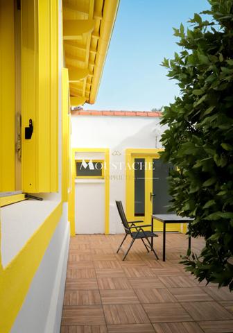 MAISON SEVENTIES AU CHARME AFFIRMÉ - PROCHE PLAGE & COMMERCES -