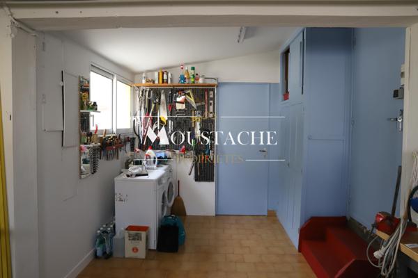 MAISON SEVENTIES AU CHARME AFFIRMÉ - PROCHE PLAGE & COMMERCES -