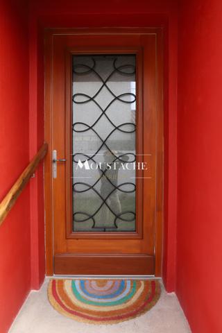 MAISON SEVENTIES AU CHARME AFFIRMÉ - PROCHE PLAGE & COMMERCES -