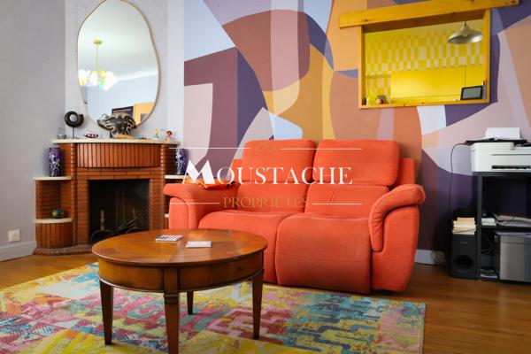 MAISON SEVENTIES AU CHARME AFFIRMÉ - PROCHE PLAGE & COMMERCES -