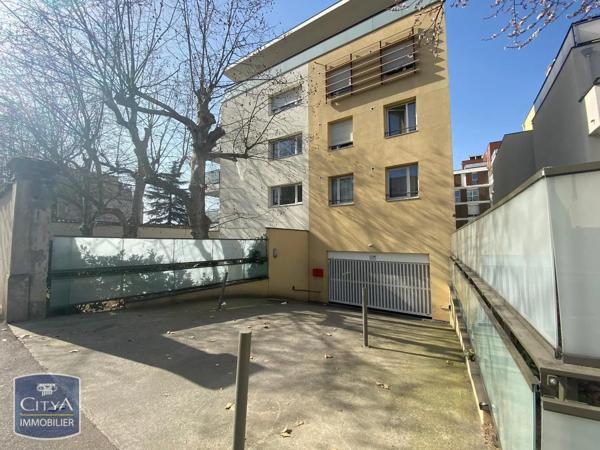 Parking à louer Lyon 8e Arrondissement (69008)