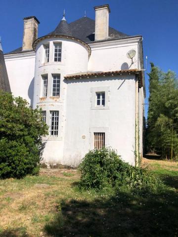 LES GOURS - Murs de Manoir et exploitation agricole