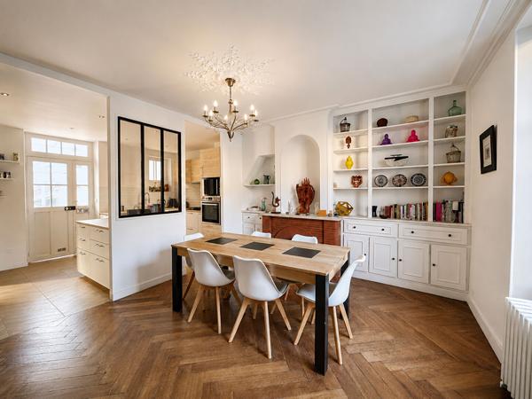 Maison 6 pièces 242 m2