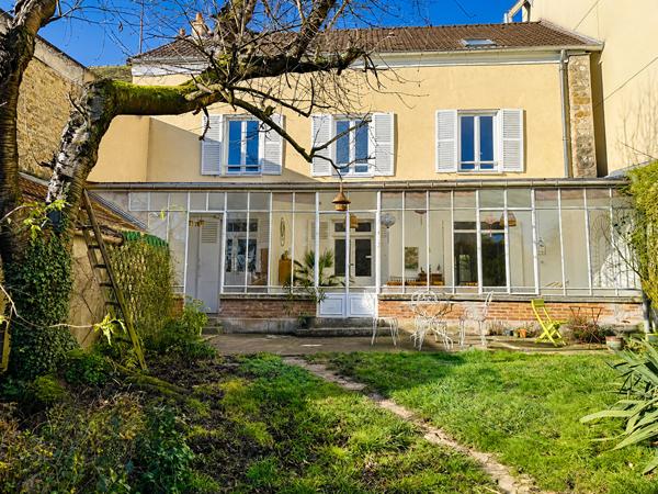 Maison 6 pièces 242 m2