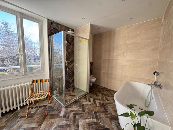 Maison 6 pièces 242 m2
