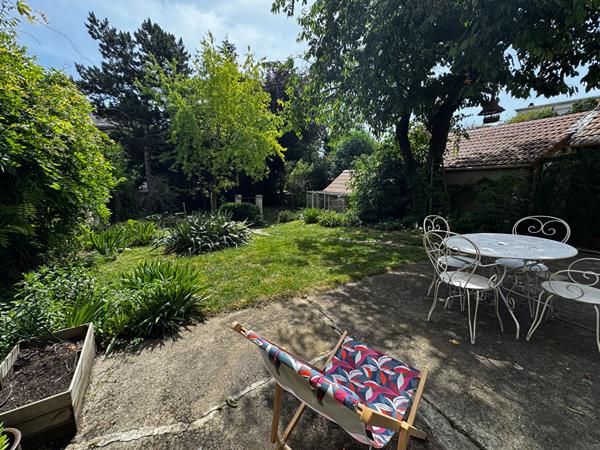 Maison 6 pièces 242 m2