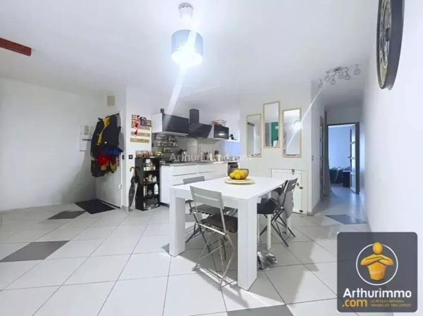 Vente                                                      Appartement
                        
                     5 pièces                      90 m2                     à Évry-Courcouronnes