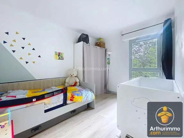 Vente                                                      Appartement
                        
                     5 pièces                      90 m2                     à Évry-Courcouronnes