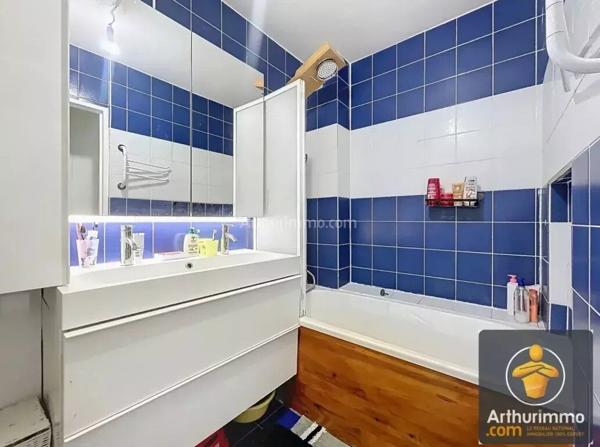 Vente                                                      Appartement
                        
                     5 pièces                      90 m2                     à Évry-Courcouronnes
