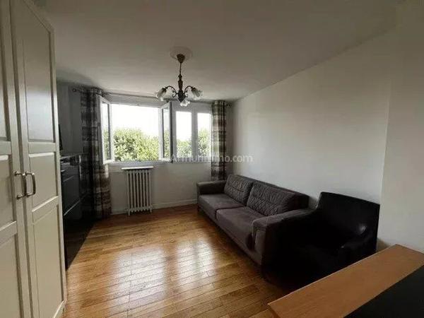 Location                                                      Appartement
                        
                     2 pièces                      49 m2                     à Joinville-le-Pont