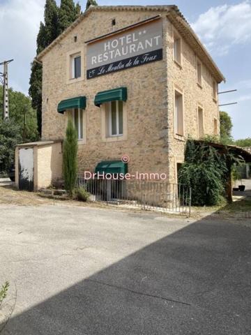 Commerce à vendre de 1 815 m²