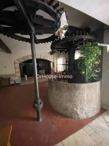 Commerce à vendre de 1 815 m²