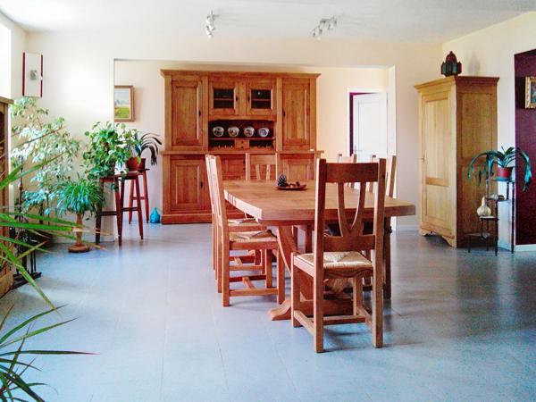 GRANDE LONGERE POSSIBILITE TRANSFORMER EN PLUSIEURS LOGEMENTS