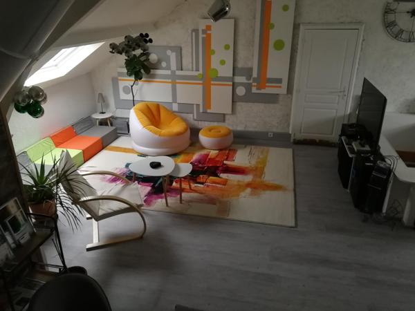 GRANDE LONGERE POSSIBILITE TRANSFORMER EN PLUSIEURS LOGEMENTS