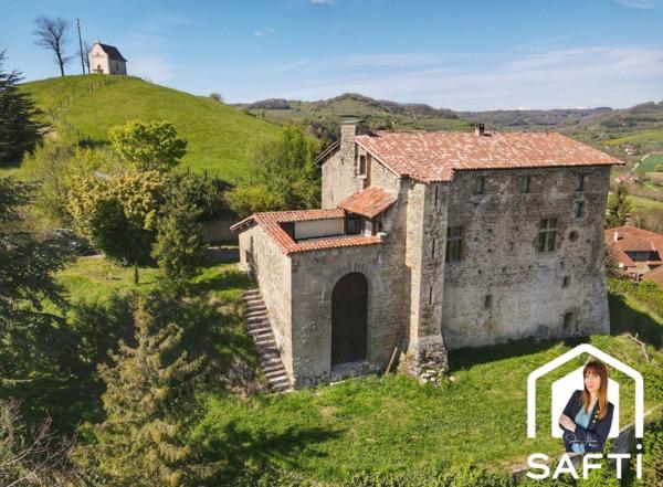 Ancien château de guet du XIe siècle – Surplombant la vallée de Chevrières