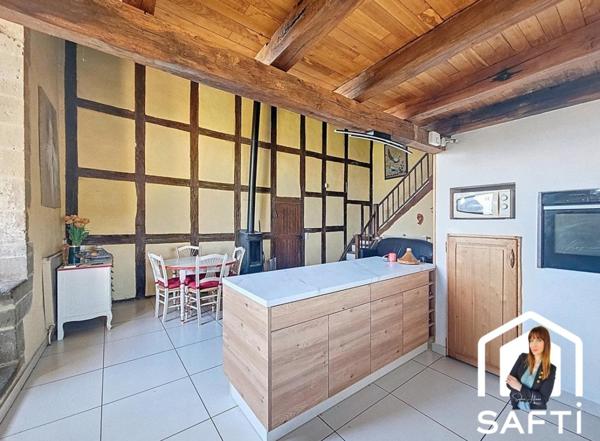 Ancien château de guet du XIe siècle – Surplombant la vallée de Chevrières