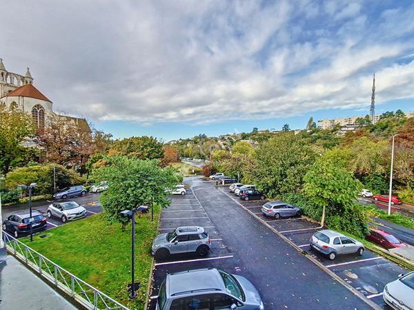 POITIERS Jardin des Plantes Appartement louéT2 Poitiers hyper centre Charme de l'ancien Ascenseur Vue Rivière