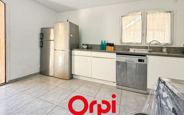 Maison à vendre    6 pièces • 192,76 m2 Saint-Cyr-sur-Mer