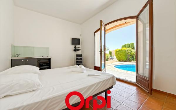 Maison à vendre    6 pièces • 192,76 m2 Saint-Cyr-sur-Mer