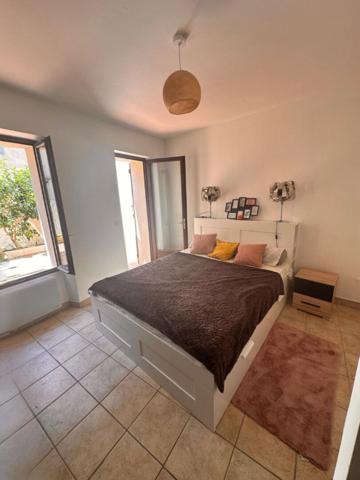 Vendu loué Appartement Marseille 3 pièces 68 m2 terrasse 30m2 13008 Marseille Secteur Rouet