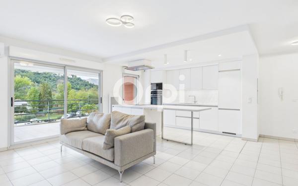 Appartement à louer    3 pièces • 69,50 m2 Mandelieu-la-Napoule