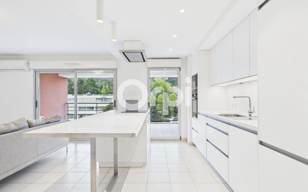 Appartement à louer    3 pièces • 69,50 m2 Mandelieu-la-Napoule