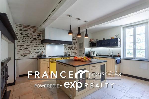 Maison 245 m2 - 7 pièces.