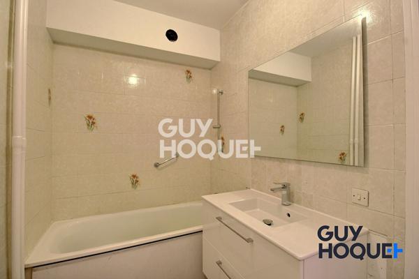 Grand T1 - stationnement collectif - Tram T4 - Lyon 8