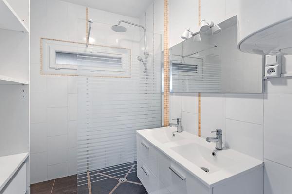 Nantes Ste Thérèse Procé T5 avec loggia box et cave,  
Nantes 44000