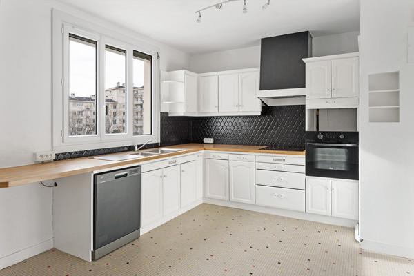 Nantes Ste Thérèse Procé T5 avec loggia box et cave,  
Nantes 44000