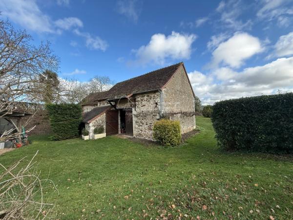 VIAGER OCCUPÉ – Maison de caractère avec piscine + dépendances – Grand jardin – LÉSIGNY (86)