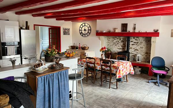 Maison à vendre    5 pièces • 148 m2 Cussac