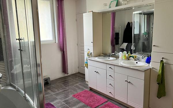 Maison à vendre    5 pièces • 148 m2 Cussac