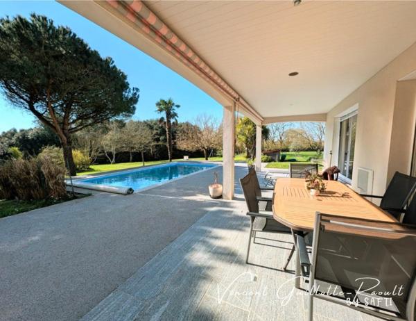 Maison/Villa 160 m² 5 pièces avec studio indépendant – Terrain clos et arboré de 3 500 m² avec piscine
