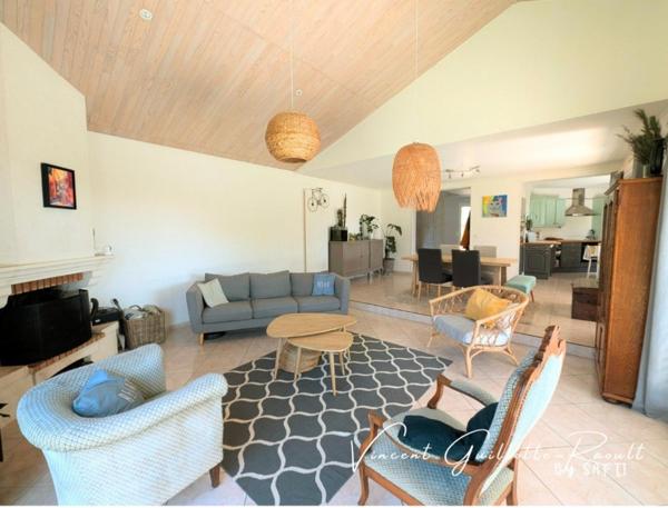 Maison/Villa 160 m² 5 pièces avec studio indépendant – Terrain clos et arboré de 3 500 m² avec piscine