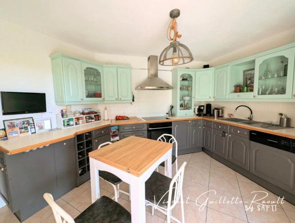 Maison/Villa 160 m² 5 pièces avec studio indépendant – Terrain clos et arboré de 3 500 m² avec piscine