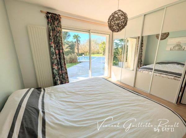 Maison/Villa 160 m² 5 pièces avec studio indépendant – Terrain clos et arboré de 3 500 m² avec piscine