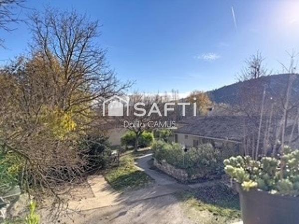 Belle propriété non loin du lac, fort potentiel, possibilité d'un revenu