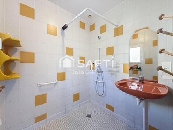 Belle propriété non loin du lac, fort potentiel, possibilité d'un revenu