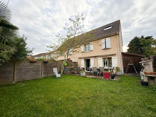 Maison Courdimanche 6 pièce(s) 91 m2 339 900 € **  - Référence  2300