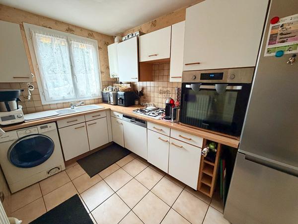 Maison Courdimanche 6 pièce(s) 91 m2 339 900 € **  - Référence  2300