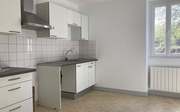 Appartement à louer    4 pièces •  Pomarez