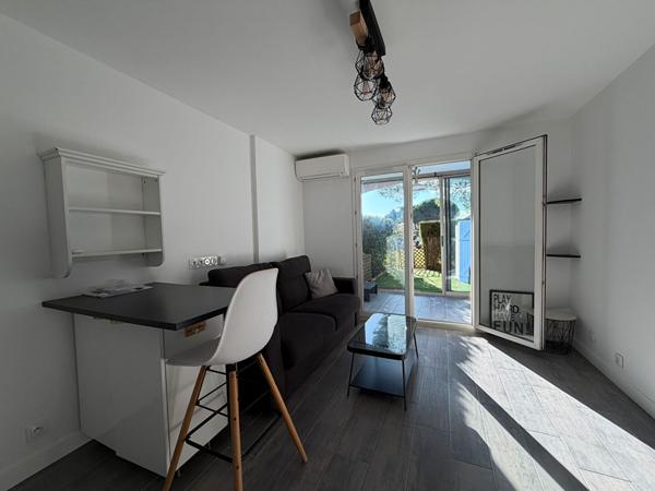 STUDIO avec jardin : "Les Jardins du Golf" avec PISCINE - Parking Privatif