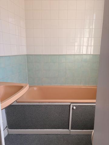A LOUER STUDIO MEUBLE PROCHE DE LA GARE A ST QUENTIN 02100.
