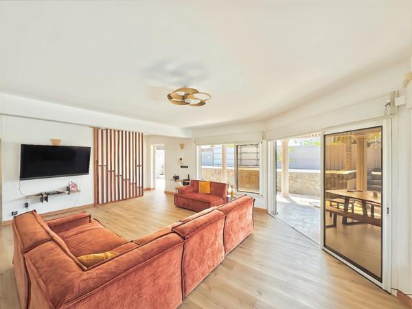 À vendre – Villa 7 pièces rénovée avec piscine à L’Étang-Salé-les-Bains (97427)