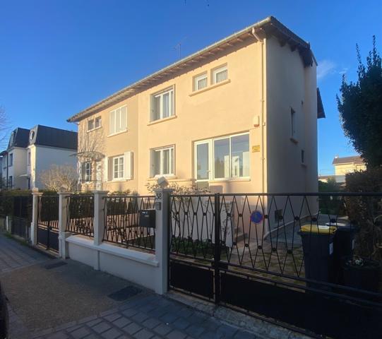 Maison familiale avec jardin et terrasse