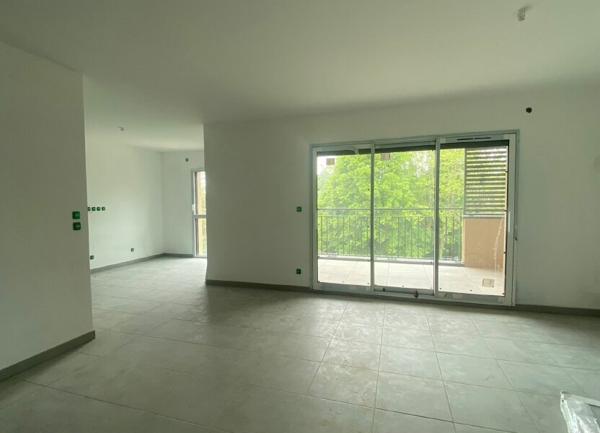 Appartement à vendre    4 pièces • 82,44 m2 Dardilly